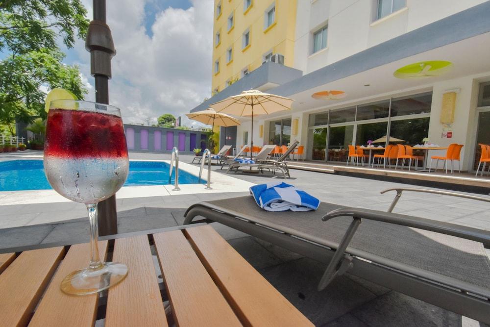 Hb Cordoba Hotel Екстериор снимка